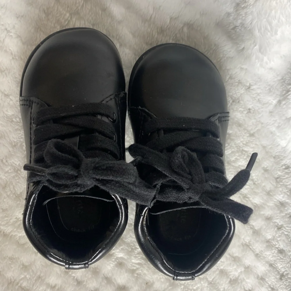 Stride rite leather baby shoes